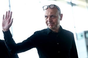 火爆大连英博vs武汉三镇低调看直播_火爆大连英博vs武汉三镇低调看直播在线观看_免费看直播