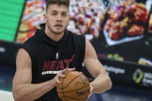 重磅NBA篮网vs国王jrs直播_重磅NBA篮网vs国王jrs直播在线观看_免费看直播